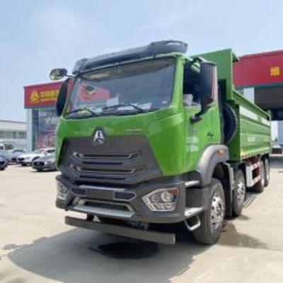 kaufen Gebraucht Sinotruk HOWO NX 8x4 Dump Truck 50 Tonnen mit Tarpaulin und 400L Tank online manufacture