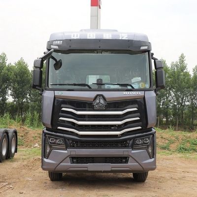 Ein guter Preis. Linkslenken Sinotruk Spezialfahrzeug Gebraucht Sinotruk HOWO MAX 6X4 530 PS LNG-Traktor Online