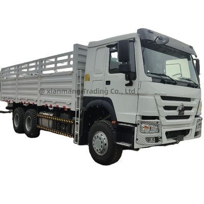 Ein guter Preis. Sinotruk HOWO 6X4 371HP 20-30t Zaunlastwagen mit 3 Achsen Gebrauchtzugstreifenanhänger Online
