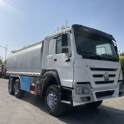 Ein guter Preis. 6x4 15000L Tankwagen LHD/RHD 12.00R20 Anpassbar mit 3 Sätzen von Unterwasserventilen Online