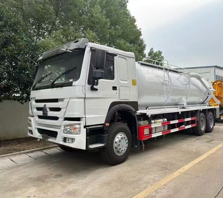 Ein guter Preis. HOWO Schwerlast 6 Räder Abwasserfahrzeug 10CBM Tank Volumen Rot Farbe Linksfahrer Online