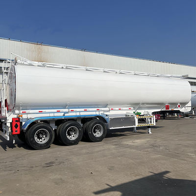 Ein guter Preis. 3 Achsen Kohlenstoffstahl Tank Halbanhänger mit 45 000 Liter Kapazität und 5 optionalen Kabinen Online
